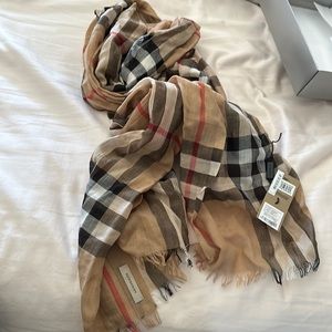 Burberry Scarf (Wool/Silk)